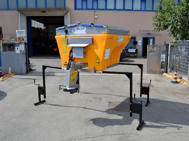 DAKOTA electric salt spreader - Electric salt spreader for pick-ups and small trucks